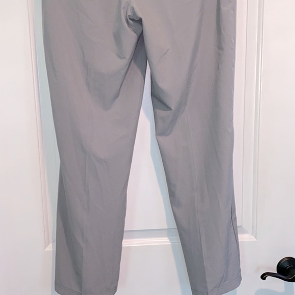 Izod Golf pants size 34x32 in grey color - Picture 7 of 10